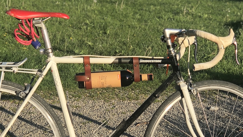Weinflaschenhalter für das Fahrrad