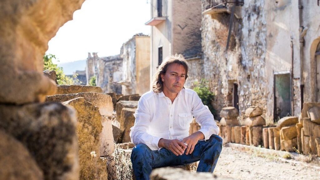 Der Sänger und Autor Pippo Pollina aus Sizilien